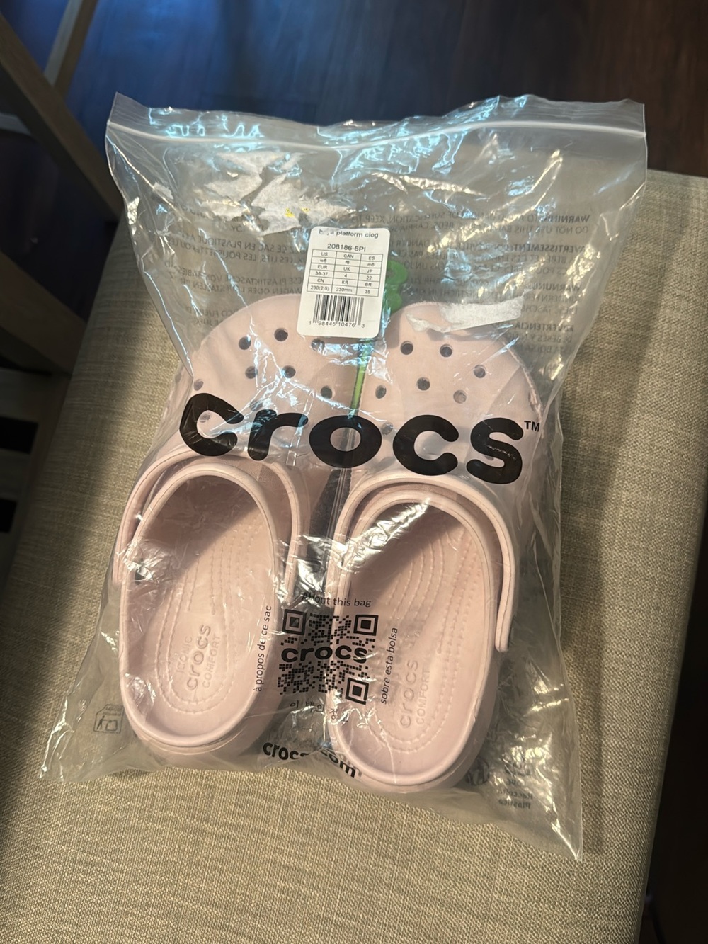 CROCS Classic Baya Platform in Light Pink